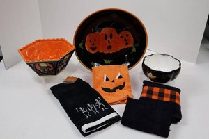 Halloween Ceramic Serveware & Kitchen Towels - 7-Piece Mixed Lot