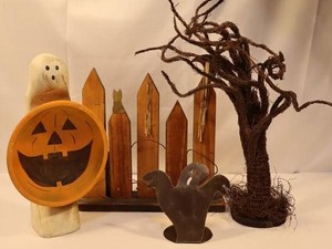 Halloween Decor Mixed Lot - Wooden Pumpkin, Ghosts & Fence Display