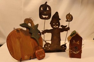 Metal & Wood Halloween Decor Mixed Lot