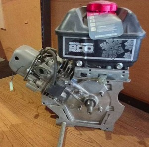 BRIGGS AND STRATTON SNOW SERIES MOTOR
