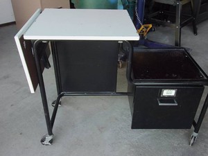 SMALL METAL TABLES