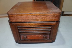 Vintage Wooden Tabletop Record Player