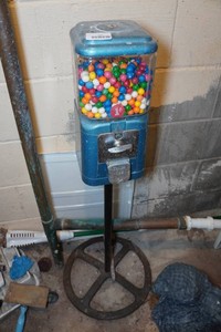 Vintage 1 Cent Acorn Gumball Machine