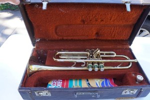 Vintage Olds Ambassador Trumpet with Case