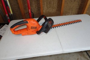 Black & Decker Electric Hedge Trimmer
