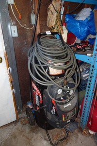 Campbell Hausfeld 26 Gallon Iron Force Series Air Compressor