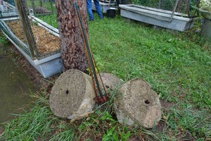 Round Concrete Weights with Bars