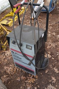 Schumacher StarterCharger