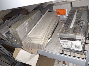 4 shelves trim tile