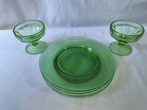 URANIUM GLASS 2 Sherbert Cups and 4 Plates - Lot of 6