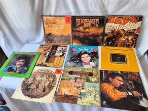 Vinyl records-lot of 10-Waylon Jennings,Patsy Cline ect.