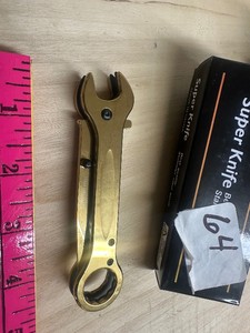 WRENCH-SHAPED FOLDING KNIFE - GOLD - Newm