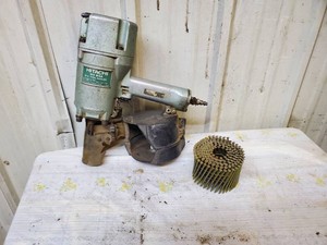 Hitachi coil nail gun and nails