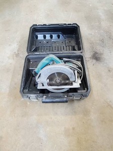 Makita saw