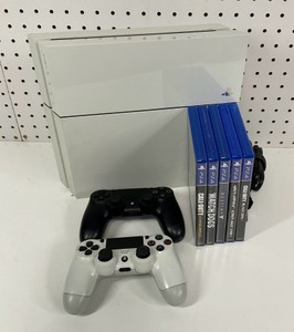 Playstation 4 5 Games 2 Controllers CUH-1115A