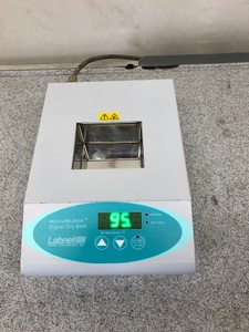 83822 - Labnet D1100 AccuBlock Digital Dry Bath