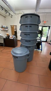 RUBBERMAID BRUTE TRASH BINS