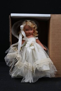 Bridal Fashion Doll in Wedding Dress With Veil 6H