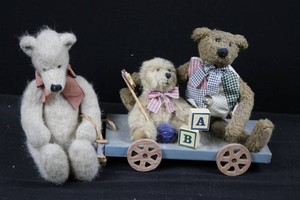 Teddy Bears, Wooden Pull Cart & Blocks Mixed Lot