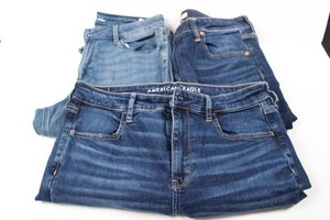 American Eagle & Old Navy Womens Jeans Mixed Lot (Lot of 3)