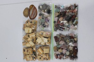 Mixed Lot Mineral Specimens, Agate Slices & Tumbled Stones