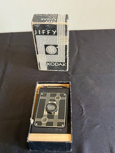 Vintage Box Camera - Kodak Jiffy Six-20 Twindar Lens