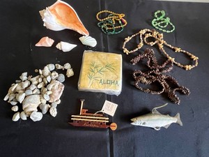 Hawaiian Souvenir & Nautical Decor Mixed Lot - Shells, Ornaments & Aloha