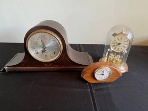Mantel Clocks - Plymouth, Benchmark & Wood Quartz 3-Piece Mixed Lot - key inc but not pictured