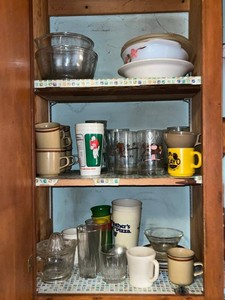 Estate Kitchenware - Glassware, Mugs & Casseroles Mixed Lot
