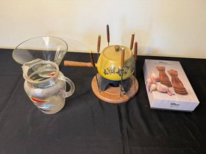 Kitchenware Mixed Lot - Fondue Pot, Glassware & Thompson Pepper Set