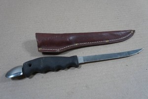 Buck Knife with Gut Spoon Model 123V and Leather Sheath