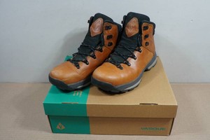 Vasque St Elias Mens Hiking Boots - Size 9.5