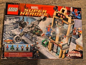RETIRED LEGO Marvel Super Heros Spider-Man Daily Bugle Showdown (7605) Set Box