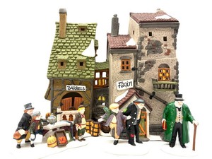 Department 56 Oliver Twist Dickens Village Mixed Lot - Fagin's Hide-A-Way & Barrels