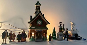Department 56 Heritage Village North Pole Series Mixed Lot (Lot of 4)