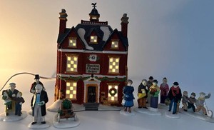 Department 56 Dickens Village School & Figure Sets - Mixed Lot