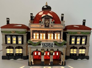 Department 56 Dickens Village Victoria Station 5574-3