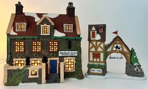 Heritage Village Dickens Village Dedlock Arms & Postern (Lot of 2)