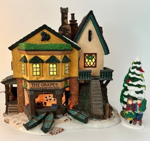 Heritage Village Dickens Village the Grapes Inn & Holly and the Ivy (Lot of 2)
