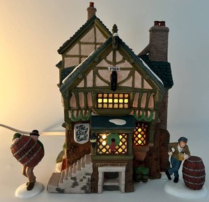English Pub Building & Barrel Figures - 3-Piece Collection