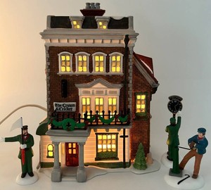 Department 56 Dickens Village Crown & Cricket Inn With Busy Railway Station Set