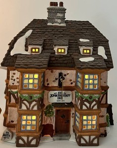 Heritage Village Dickens Village Sir John Falstaff Inn 4th Edition 1995