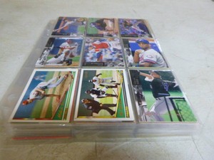 324 MLB Trading Cards