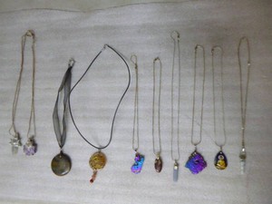10 Pendant Necklaces