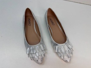 Womens 7.5 M size