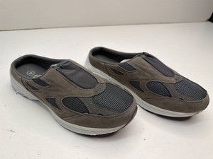 Womens 8M size