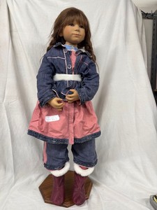 Annette Himstedt Fina Vinyl Collector Doll w Box & Certificate