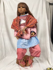 Annette Himstedt Kinder Aruana Limited Edition Doll w Box COA 2005