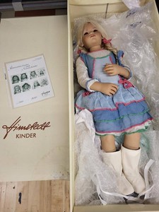Annette Himstedt Kinder Sinchi 2008 Vinyl Doll w Box COA 171377