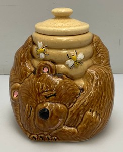 Vintage Unmarked McCoy Sleeping Bear Cookie Jar 9